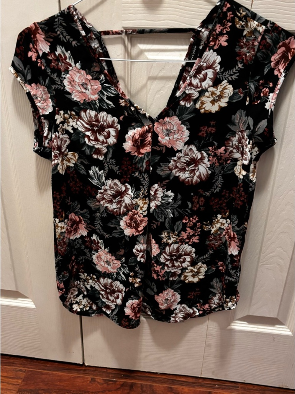Halogen Black Floral V-Neck Short Sleeve Top
